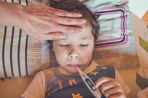 Dia Mundial de Combate à Meningite: tratamento e imunização